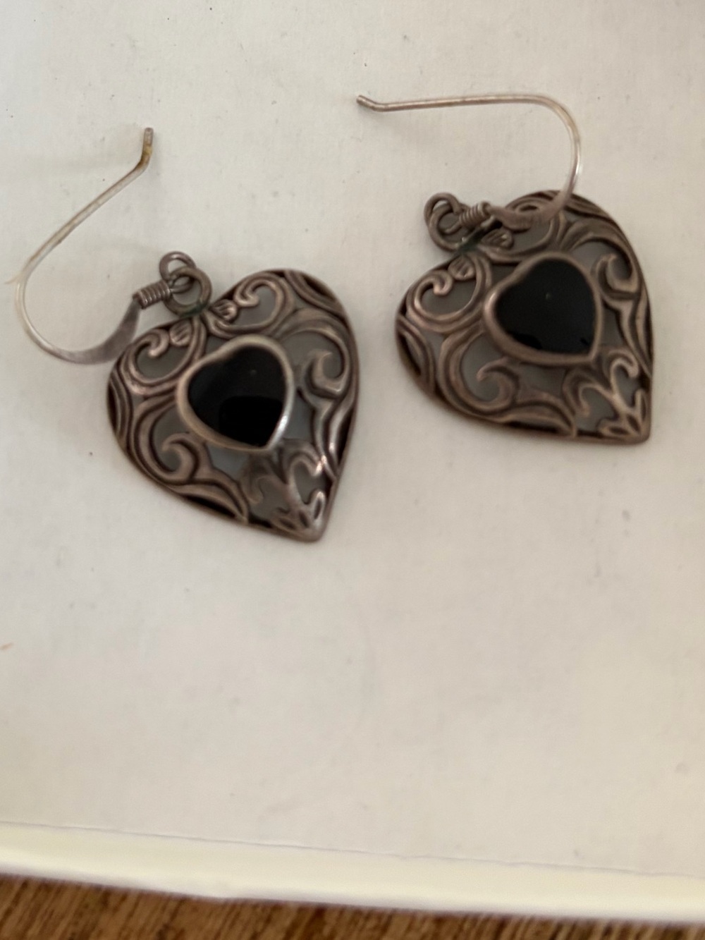 Vintage silver Tone Heart Dangle/Drop Hook Earrings - Black Heart Stone Bezel